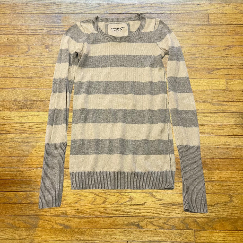 Abercrombie & Fitch Grey Cream Striped Long Sleeve Crew Neck Sweater Medium